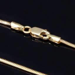 Feine Schlangenkette für Damen aus glänzendem 585er (14k) Gold in ca. 55cm und ca. 1 mm