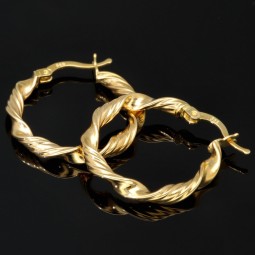 Twist - Creolen in zeitlosem Design aus funkelndem 585er / 14K Gold