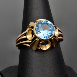 Vintage Damenring aus 333 8K Gold mit einem funkelnden, hellblauen Zirkonia - Größe 56