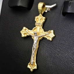 Massiver Jesus-Kreuz-Anhänger mit filigranen Details aus 8k 333 Bicolor Gold (Gelbgold und Weißgold)