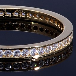 Memory-Ring aus 585 14 Karat - Ring aus Gelbgold mit leuchtend, weißen Zirkonia bestückt Ringgröße ca. 50